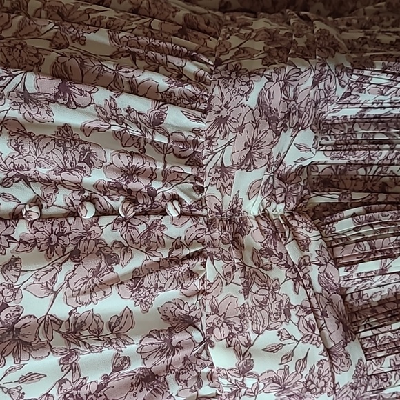 Ivy City Co Brynley Dress in Pink Size 1X - Picture 10 of 11